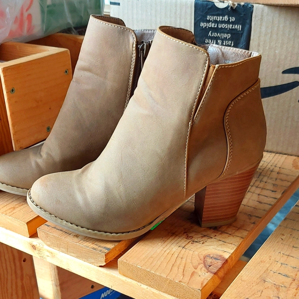 Bluenotes faux suede bootie